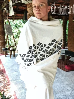 Atua Wrap Shawl / White & Black