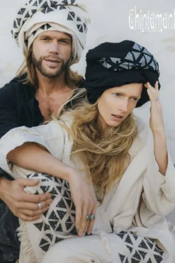 Atua Wrap Shawl / White & Black