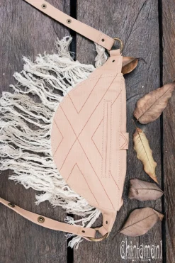 Fringy Banana Bag / Beige