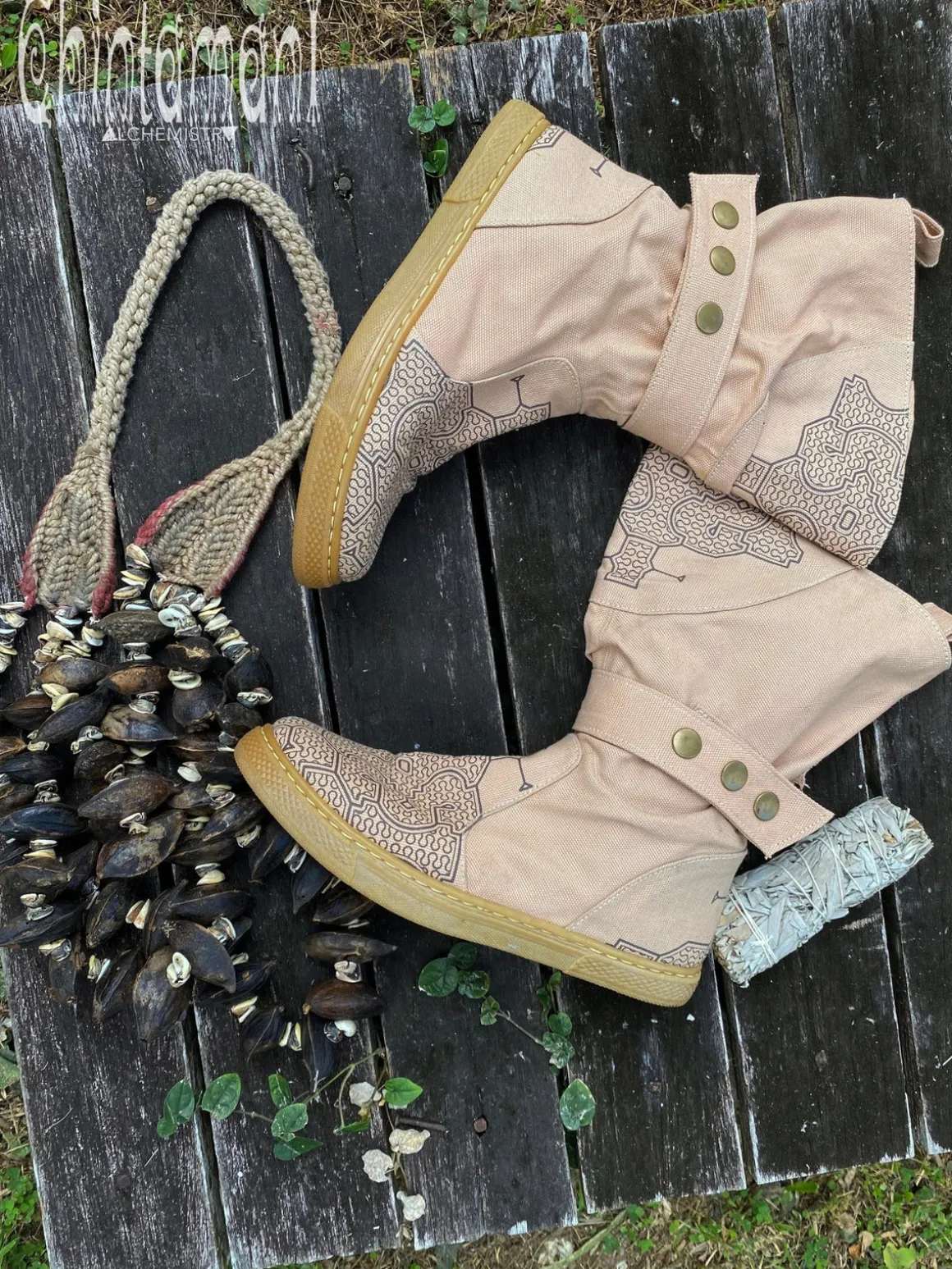 Medium Tribal Boots / Beige