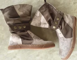 Medium Tribal Boots / Brown