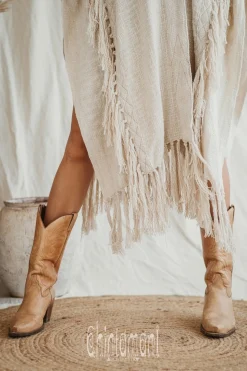 Raw Tassel Poncho / Off White