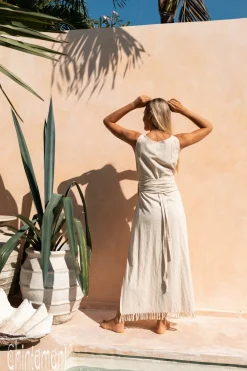 Sleeveless Raw Wrap Dress / Off White
